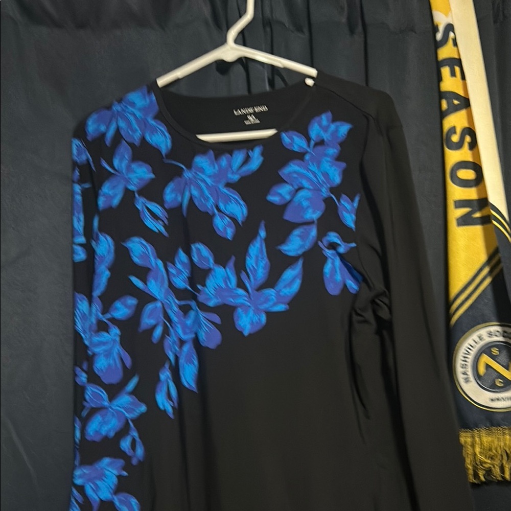 Lands' End Classic Black Top